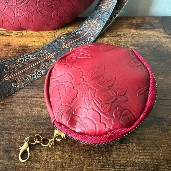 Red Floral Embossed Women's Waist or Crossbody Bag Faux Leather & Coin Purse NWT - Picture 5 of 6